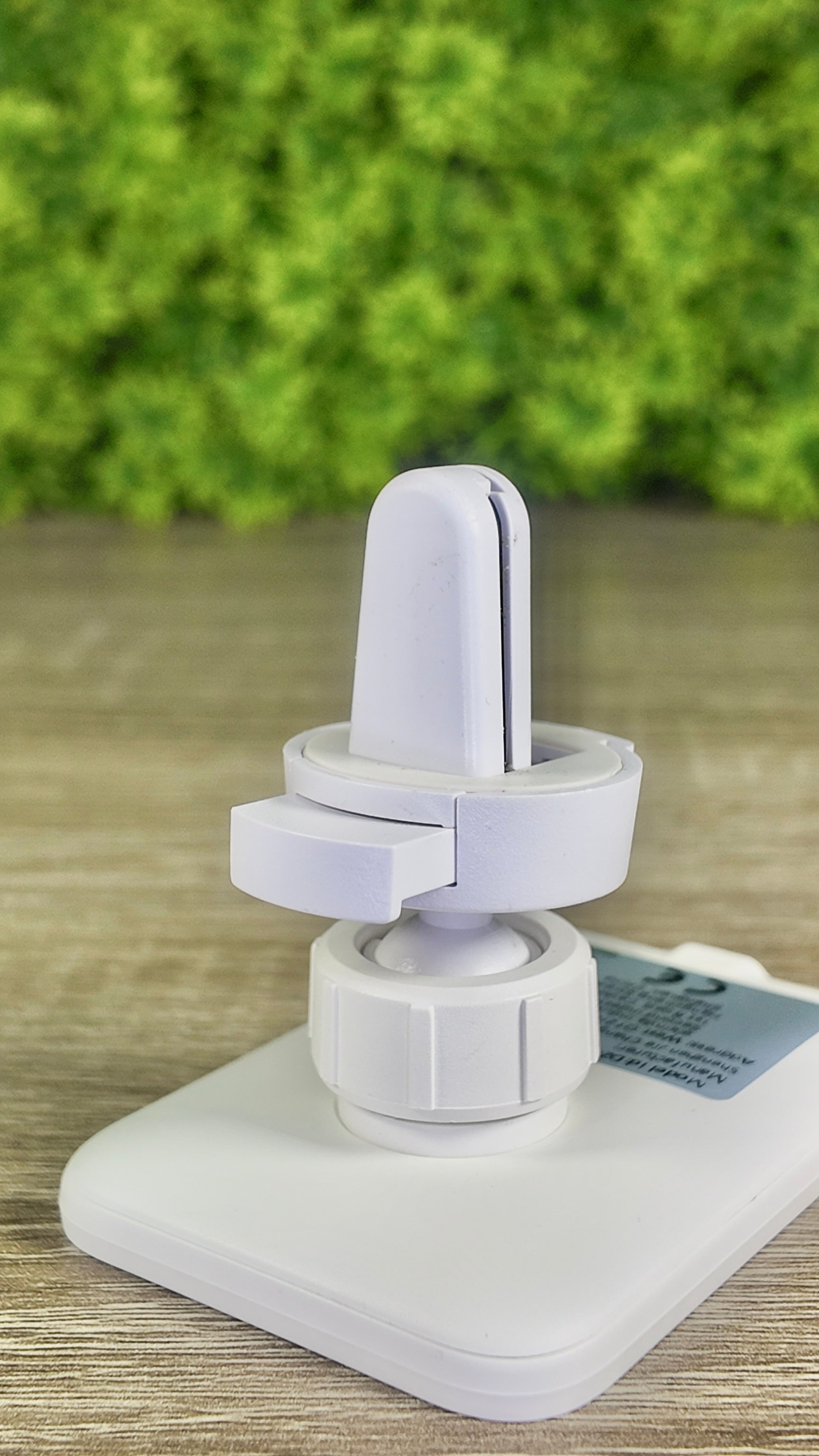 hltech - Magnetic Wireless Car Charger - White