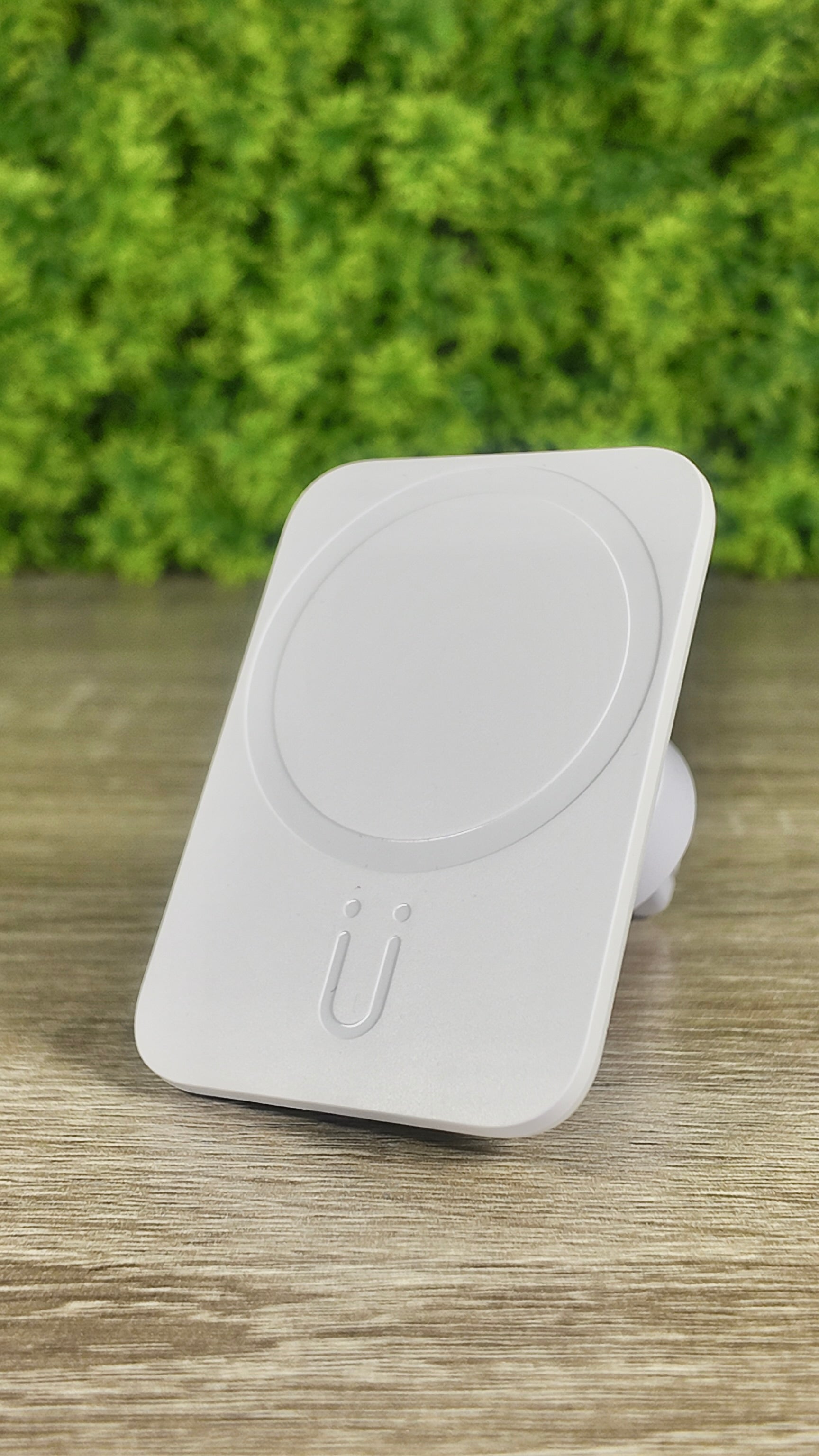 hltech - Magnetic Wireless Car Charger - White